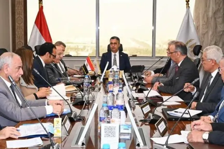 وزير التموين يبحث مع شركات الزيوت استعدادات رمضان وزيادة الإنتاج