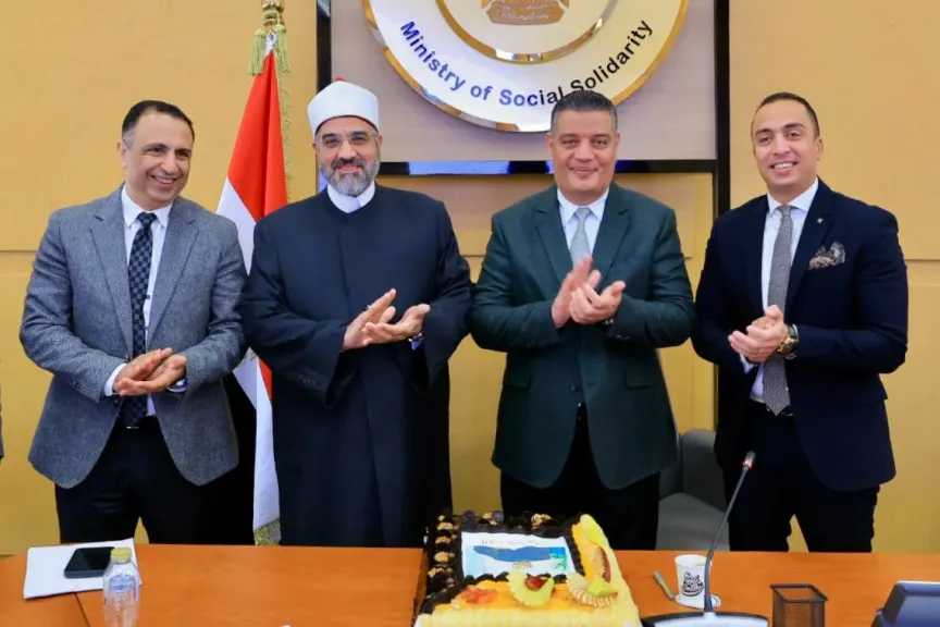 اجتماع اللجنة العليا للأسر البديلة بالتضامن الاجتماعى وتكريم ”الورداني”