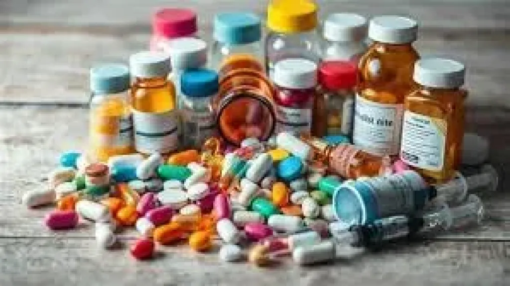 وزير قطاع الأعمال: مواصلة إنتاج المستحضرات الطبية محليًا بأسعار مناسبة وإتاحتها للمواطنين