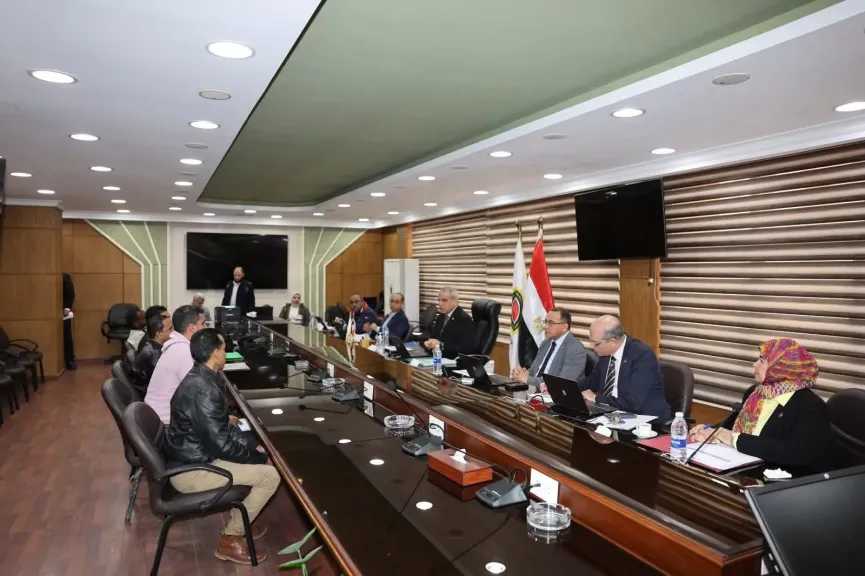 ”البارودى” يتابع أعمال اللجنة المكلفة باختيار المعينين فى هيئة تعاونيات البناء والإسكان