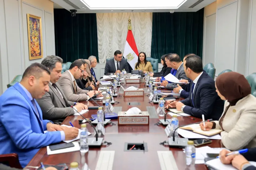 وزيرا التضامن الاجتماعي والإسكان والمرافق والمجتمعات العمرانية يناقشان سبل تيسير إجراءات التراخيص للحضانات على مستوى الجمهورية