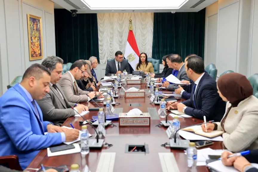 وزيرا التضامن الاجتماعي والإسكان والمرافق والمجتمعات العمرانية يناقشان سبل تيسير إجراءات التراخيص للحضانات على مستوى الجمهورية