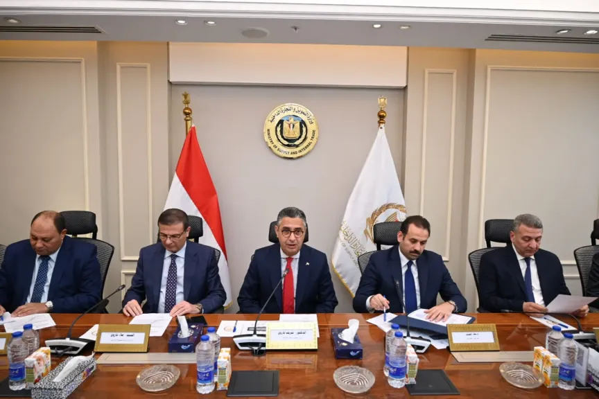 وزيرا التموين والزراعة ورئيس جهاز مستقبل مصر يبحثون مستقبل صناعة السكر