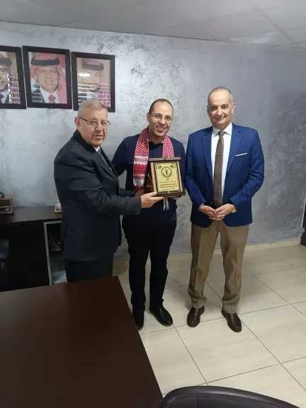 عضو الاتحاد التعاونى الإنتاجى يزور الاتحاد التعاونى النوعى التعليمى بالأردن