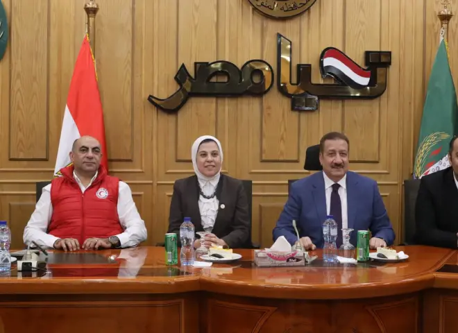 قوافل إغاثية وطبية للهلال الأحمر المصري لدعم متضرري ارتفاع منسوب النيل بالمنوفية