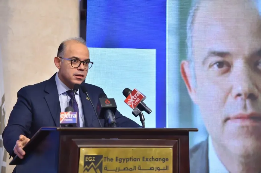 وزير الاستثمار يعقد اجتماعا موسعا مع قيادات هيئة المعارض لبحث تطوير منظومة الترويج وتعزيز الصادرات