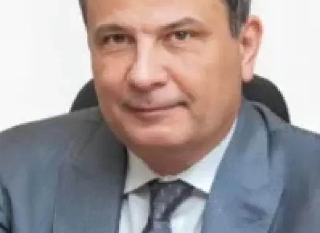 وزير الزراعة يجتمع مع قيادات الوزارة لمناقشة خطط عمل المرحلة المقبلة