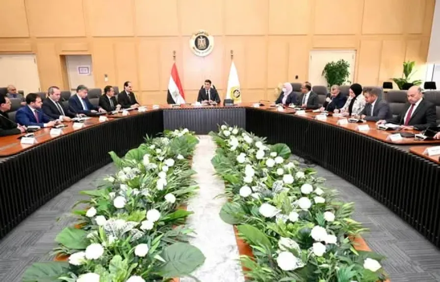 وزير الصناعة: جدولة مديونيات الغاز الطبيعي المستحقة على شركات السيراميك والبورسلين لمصلحة البترول