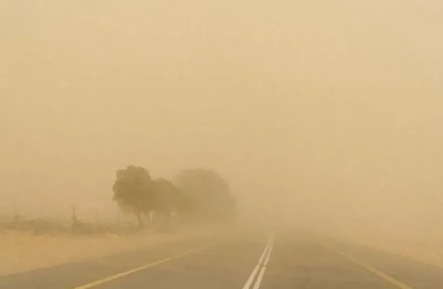 الأرصاد تحذر من استمرار نشاط الرياح المثيرة للرمال والأتربة وتدعو لاتخاذ الاحتياطات اللازمة