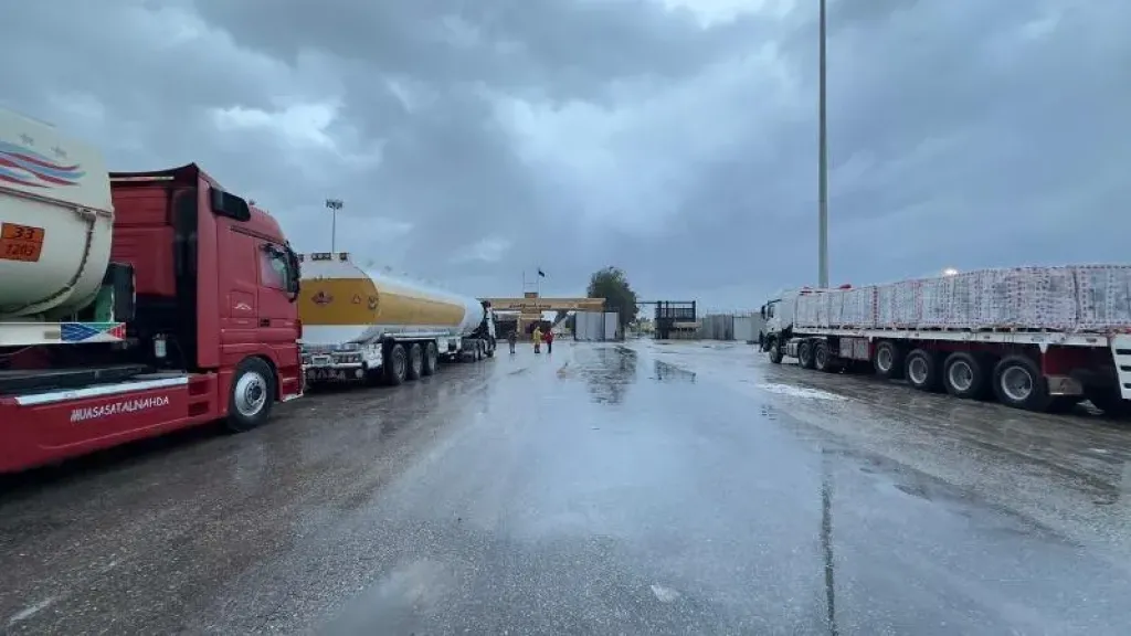 3000 طن مساعدات إنسانية في قافلة جديدة للهلال الأحمر المصري إلى قطاع غزة