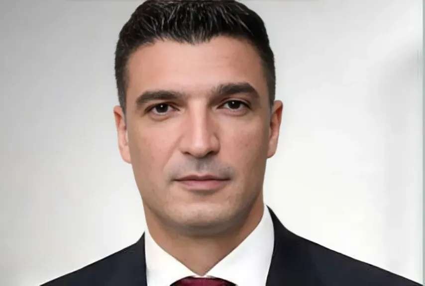 النائب حسين أبو العطا يعزي المهندس خالد هاشم وزير الصناعة في وفاة والدته