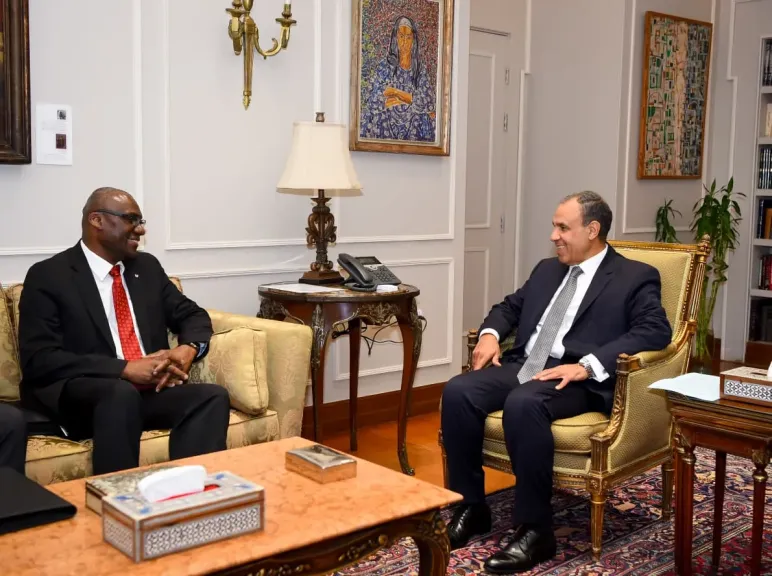 وزير الخارجية يستقبل رئيس جامعة كارلتون الكندية لبحث سبل تعزيز التعاون الأكاديمي والعلمي بين مصر وكندا