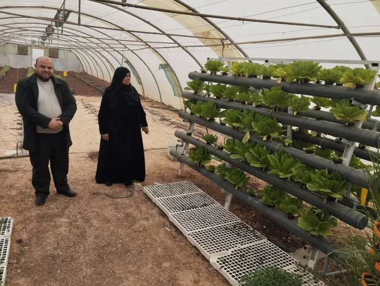مدير تعاون ”الزرقا” بالأردن يتفقد المشروعات التعاونية بالمحافظة
