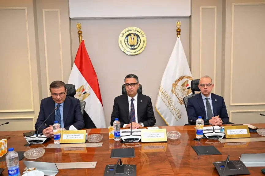وزراء التموين والزراعة والاستثمار يعقدون اجتماعًا ثلاثيًا لبحث آليات التكامل لتحقيق استقرار الأسواق