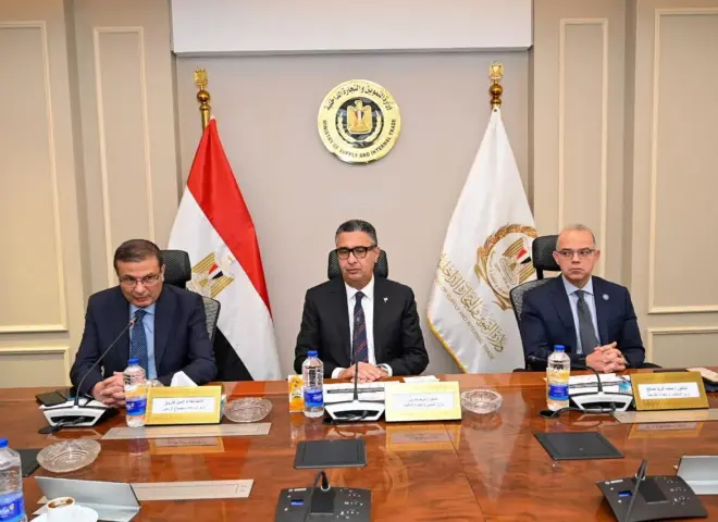 وزراء التموين والزراعة والاستثمار يعقدون اجتماعًا ثلاثيًا لبحث آليات التكامل لتحقيق استقرار الأسواق