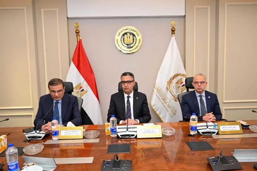 وزراء التموين والزراعة والاستثمار يعقدون اجتماعًا ثلاثيًا لبحث آليات التكامل لتحقيق استقرار الأسواق
