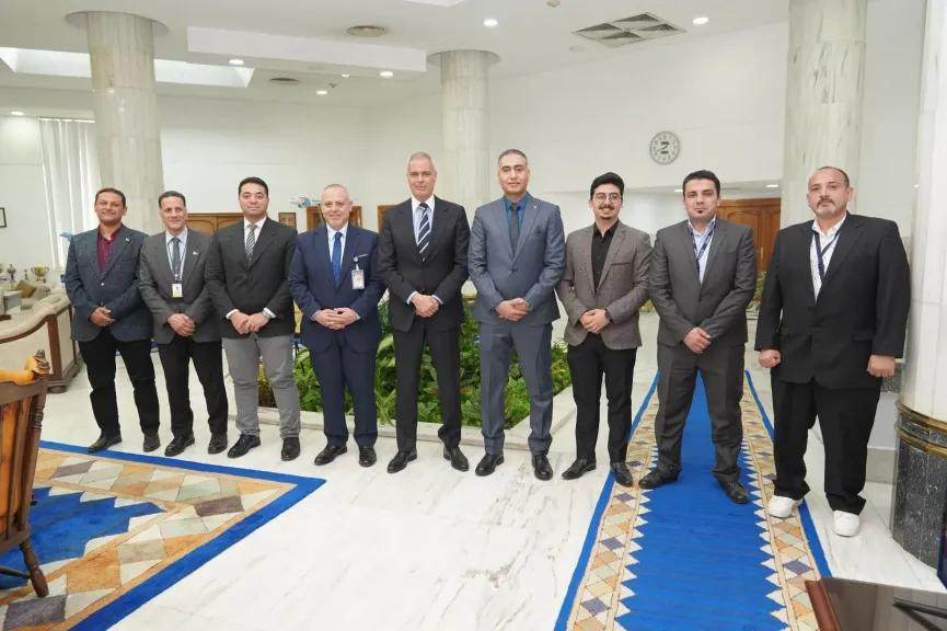 القابضة لمصر للطيران تكرم فريق صيانة الطائرات