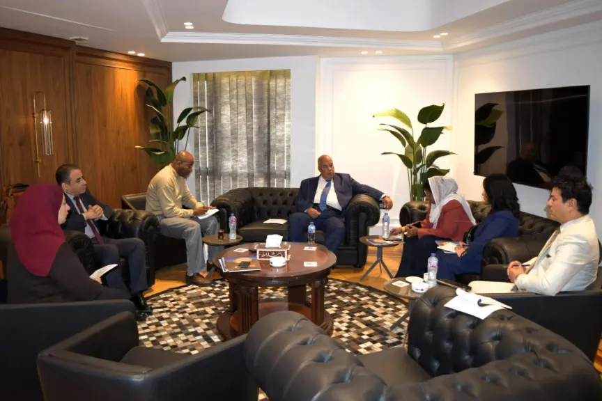 مباحثات بين غرفة القاهرة وسفارة تنزانيا لزيادة التبادل التجاري والاستثماري المشترك