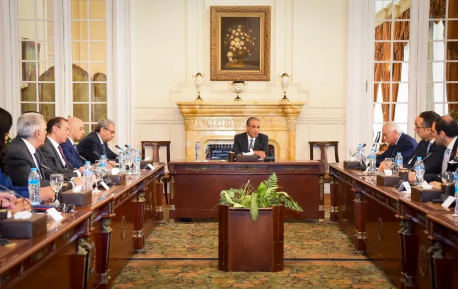 وزير الخارجية يستقبل وفدًا من غرفة التجارة الأمريكية بالقاهرة لبحث سبل تعزيز الشراكة الاقتصادية