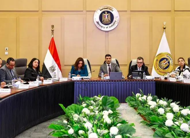 وزراء الصناعة والتنمية المحلية والبيئة والزراعة والتخطيط يبحثون خطة تنفيذ مشروع القرى المنتجة