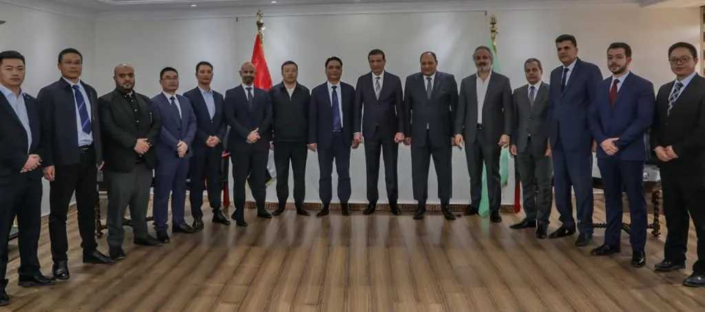 وزير الزراعة يبحث مع وفد من المستثمرين الصينيين آفاق التعاون في التصنيع الزراعي والتكنولوجيا الحديثة