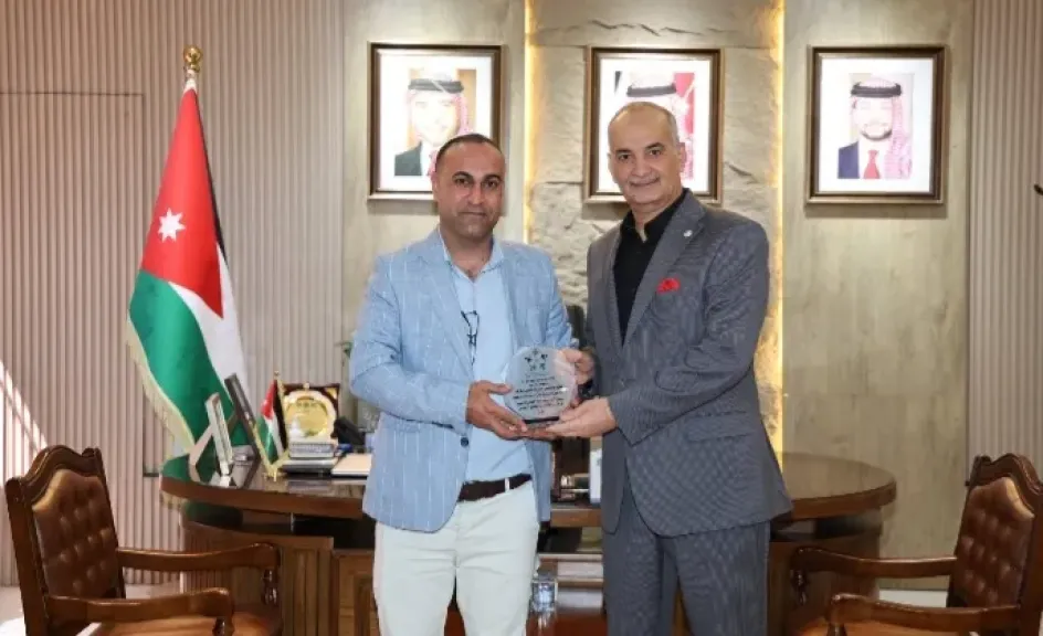 ”التعاونية الأردنية” تكرم مديرية التعاون بمحافظة ”الكرك”