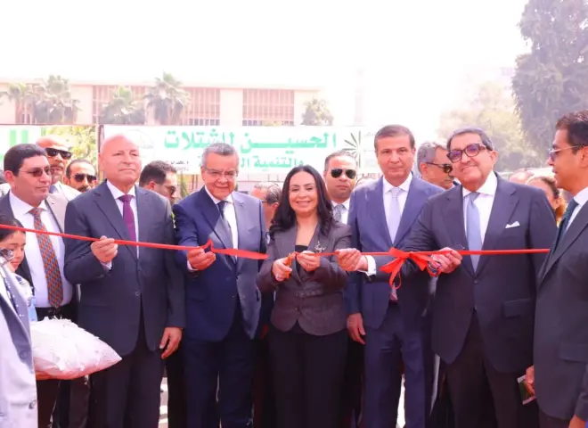 ٧ جمعبات إنتاجية ضمن العارضين .. وزيرا التضامن الاجتماعى والزراعة يفتتحان معرض ”ديارنا” و”زهور الربيع”