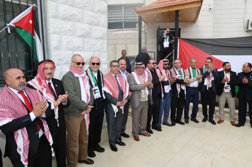 التعاونية الأردنية” تحتفل باليوم الوطني للعلم الأردني