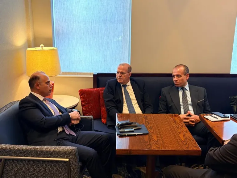 وزير الاستثمار يحدد موعد طرح بنك القاهرة في البورصة ودمج كيانات بترولية