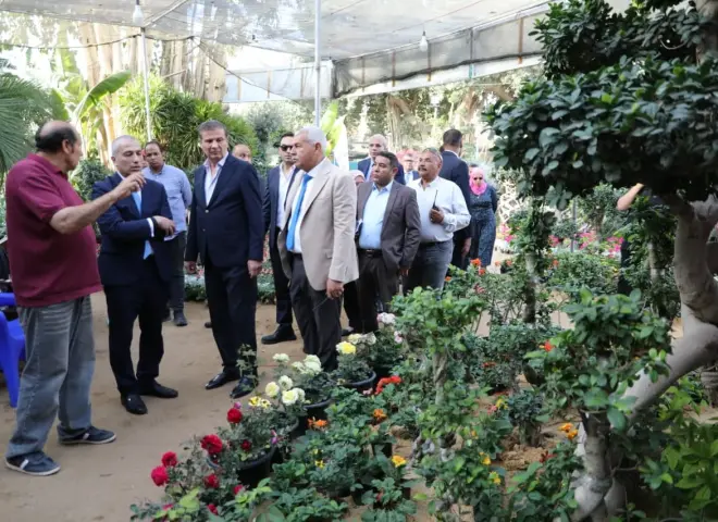 وزير الزراعة يتفقد معرض ”زهور الربيع” و”ديارنا” ويشيد بالإقبال الجماهيري الكثيف