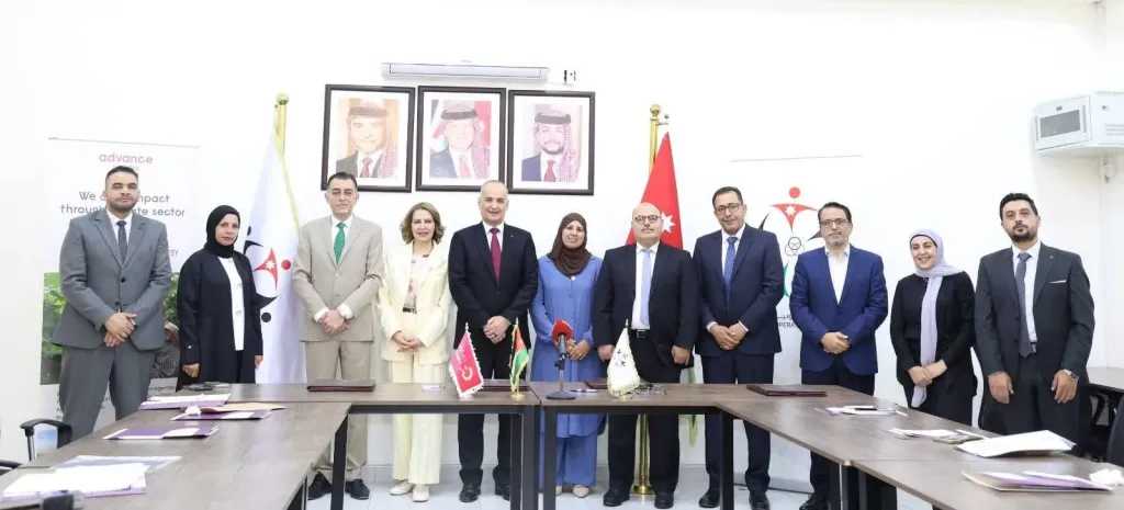 ”التعاونية الأردنية” توقع ٤ اتفاقيات لتقديم خدمات تمويلية رقمية للمزارعين