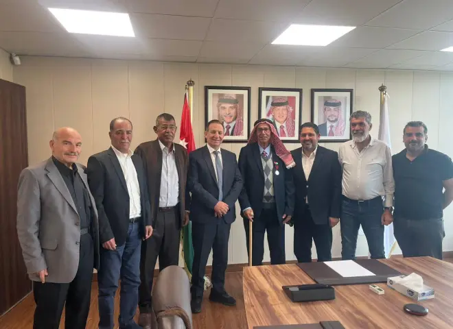 وزير الزراعة الأردنى يستقبل وفد من جمعية ”حمضيات وادى الأردن” الزراعية
