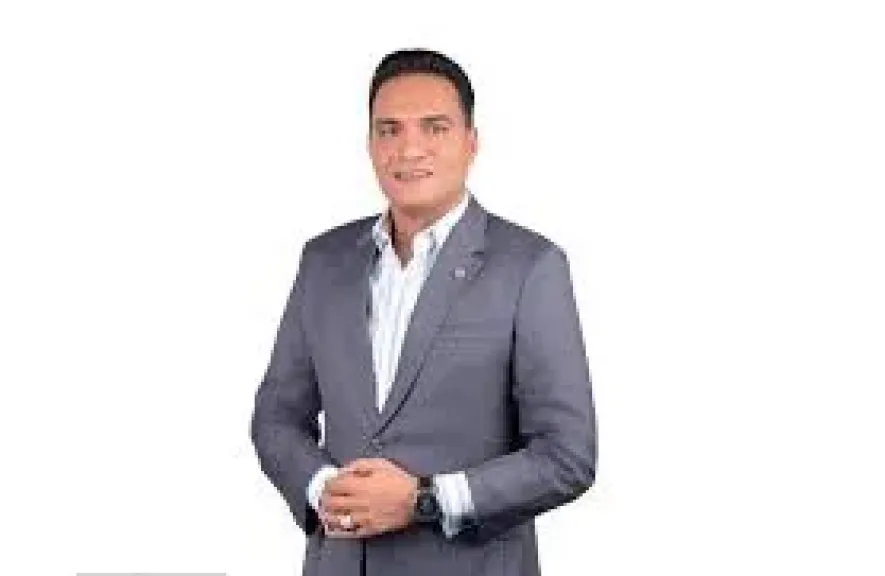 في عيدهم.. إبراهيم ضيف: العامل المصري كلمة السر في التنمية والقيادة السياسية أولت اهتمامًا واضحًا بملف العمال