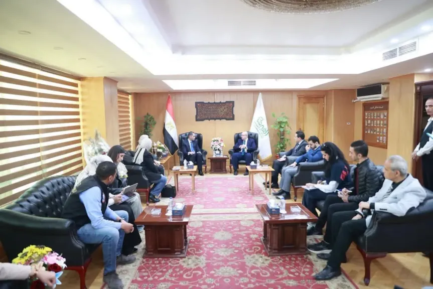 نائب وزير الصحة يبحث مع محافظ الفيوم تطوير المنظومة وتخفيف الأعباء عن المرضى