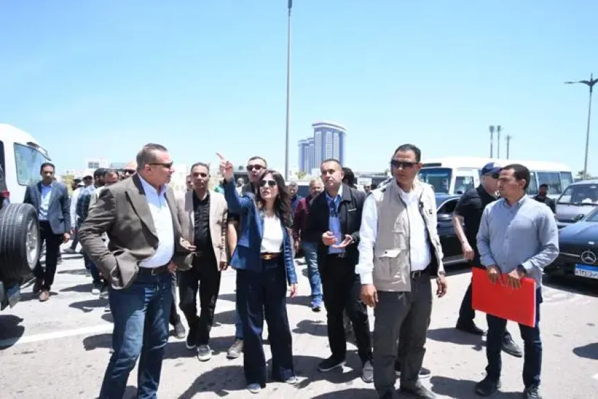وزيرة الإسكان تتفقد مركز هيئة المجتمعات التكنولوجي لخدمة المواطنين والبرج الشاطئي LD06 بالعلمين| صور