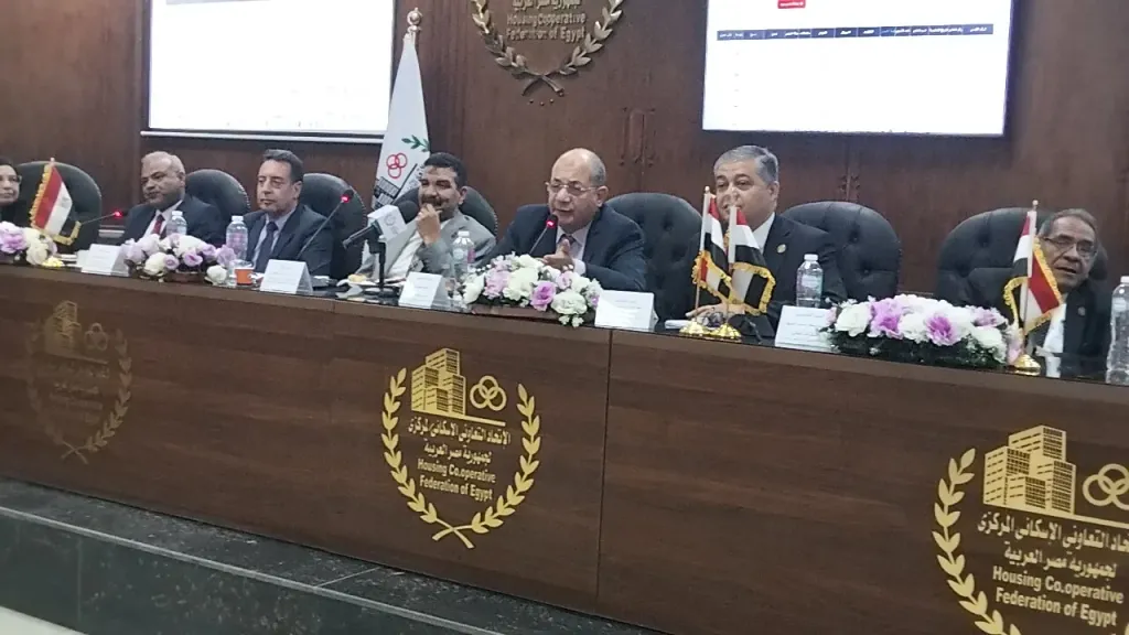 رئيس الاتحاد الإسكانى يؤكد أهمية التزام الجمعيات بالانتهاء من الميزانيات المتأخرة