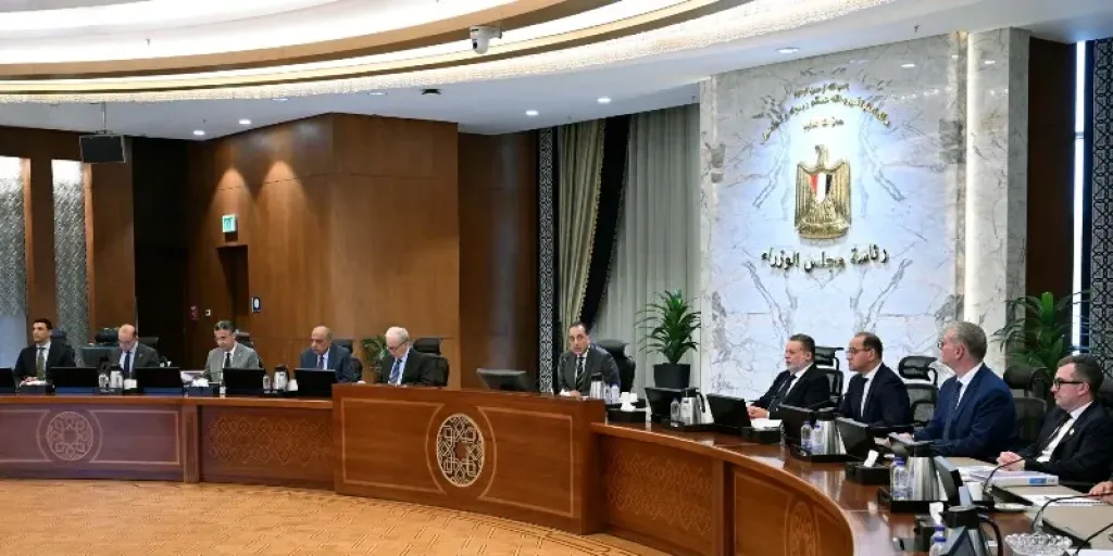 رئيس الوزراء يترأس لجنة إدارة الأزمات.. وزير التموين: الاحتياطي الاستراتيجي من السلع آمن ويتخطى العام