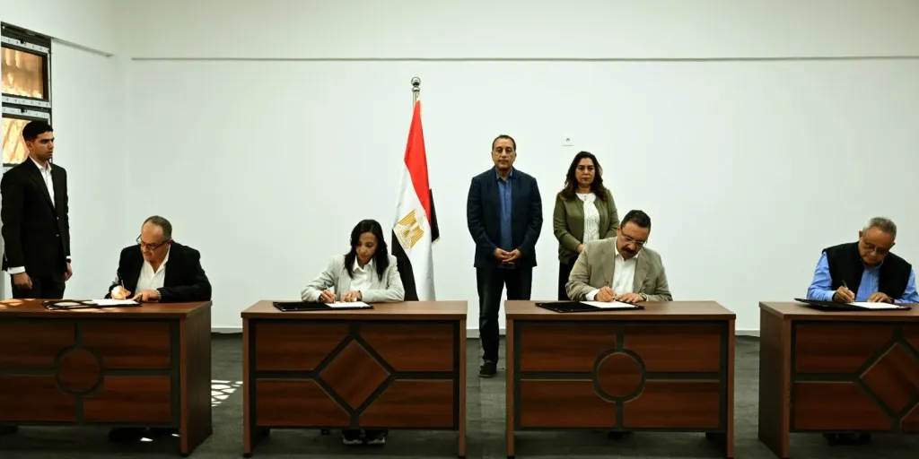 رئيس الوزراء يشهد مراسم توقيع مذكرة تفاهم بشأن مشروع توثيق التراث بمدينة رشيد