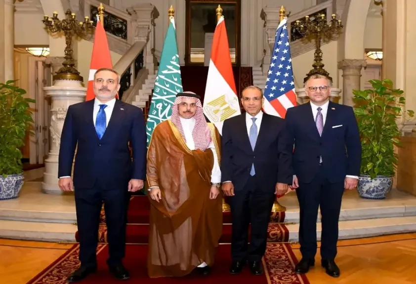 وزير الخارجية يعقد اجتماعًا رباعيًا مع نظيريه السعودي والتركي وكبير مستشاري ترامب لبحث التطورات الإقليمية| صور