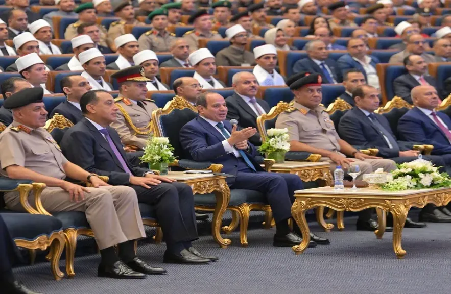 المتحدث الرئاسي ينشر صور حضور الرئيس السيسي حفل تخرج الدورة رقم (٣) لأئمة الأوقاف