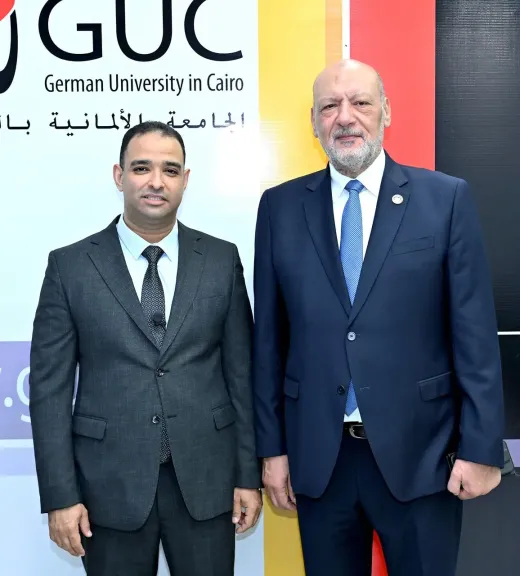 النائب حسين أبو العطا يهنئ الدكتور كريم العراقي بحصوله على الدكتوراه في إدارة الأعمال