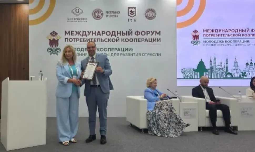 تكريم دولي لرئيس تعاونية الصناعات الهندسية ببورسعيد خلال المنتدى السنوي لجامعة التعاون الروسية