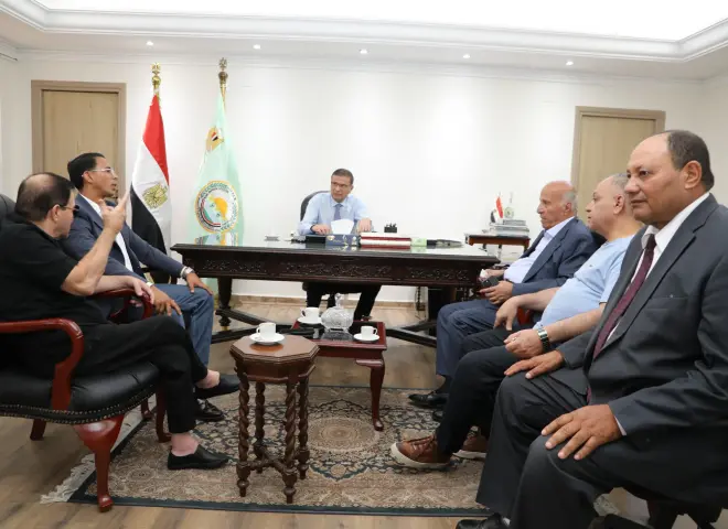 وزير الزراعة يلتقي ”منتجي الدواجن” لبحث آليات تطوير الصناعة ودعم المربين