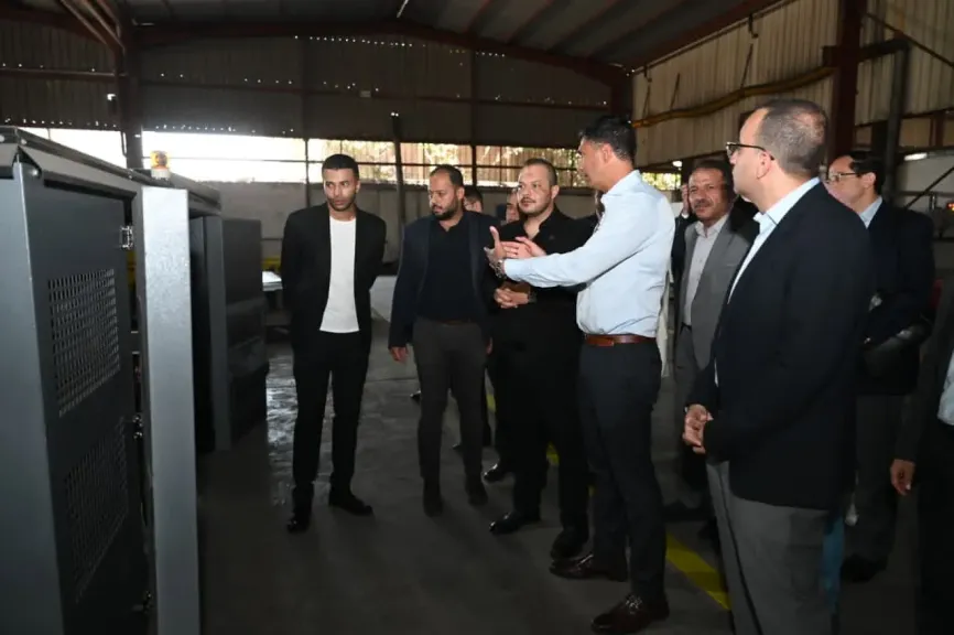 وزير الصناعة يتفقد 4 مصانع بالمنطقة الصناعية الثانية بالإسماعيلية