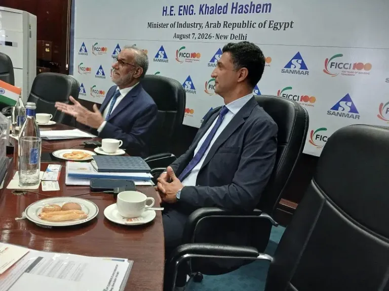 وزير الصناعة يبحث مع غرف التجارة الهندية جذب استثمارات جديدة للسوق المصري