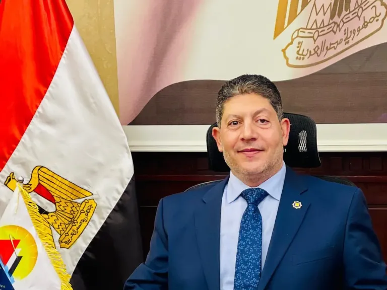 ترند بدأ بالسخرية، لكنه فتح سؤالًا قانونيًا بالغ الحساسية: من يملك صورتك بعد أن تدخل عالم الذكاء الاصطناعي؟