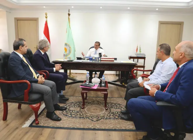وزير الزراعة يستعرض مع المستشار الزراعي الهولندي فرص الاستثمار وتطوير التعاونيات