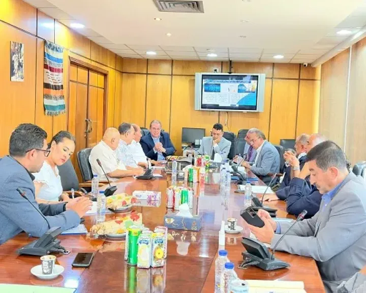 «الصناعات النسيجية» تبحث مع رئيس هيئة «المواصفات والجودة» تحديث مواصفات القطاع وضبط الواردات