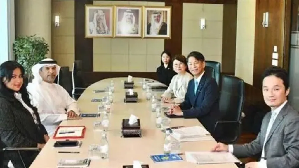 البحرين واليابان يبحثان تعزيز التعاون بمجال الطاقة والفرص الاستثمارية في هذا القطاع