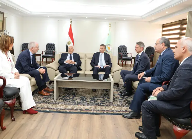 وزير الزراعة يلتقي وفدًا علميا ألمانيًا لبحث تكنولوجيات تطوير أنظمة الإنتاج الحديثة والزراعة العمودية للقمح
